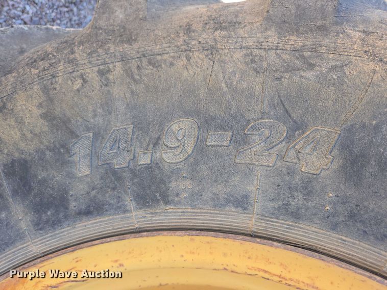 image for item DT7230 1997 Caterpillar CP-433C single drum vibratory roller