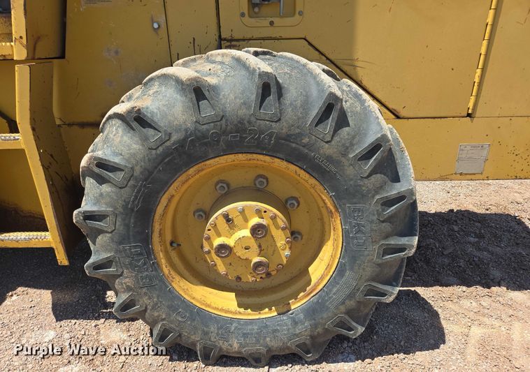 image for item DT7230 1997 Caterpillar CP-433C single drum vibratory roller