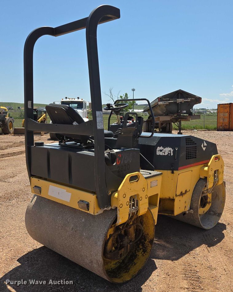 image for item DT7231 Hypac C754B double drum vibratory roller