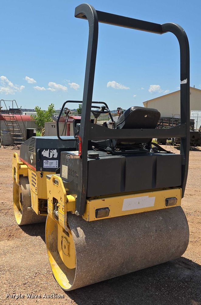 image for item DT7231 Hypac C754B double drum vibratory roller