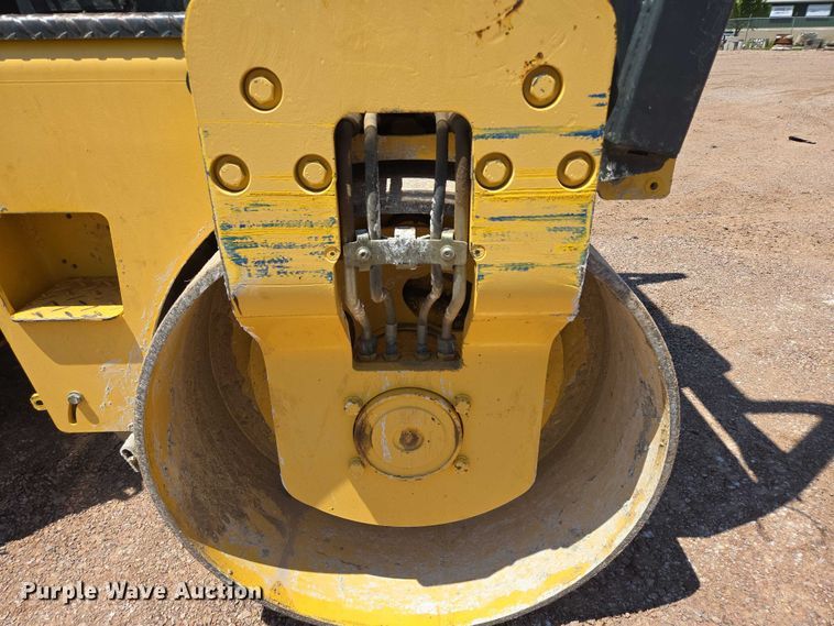 image for item DT7231 Hypac C754B double drum vibratory roller