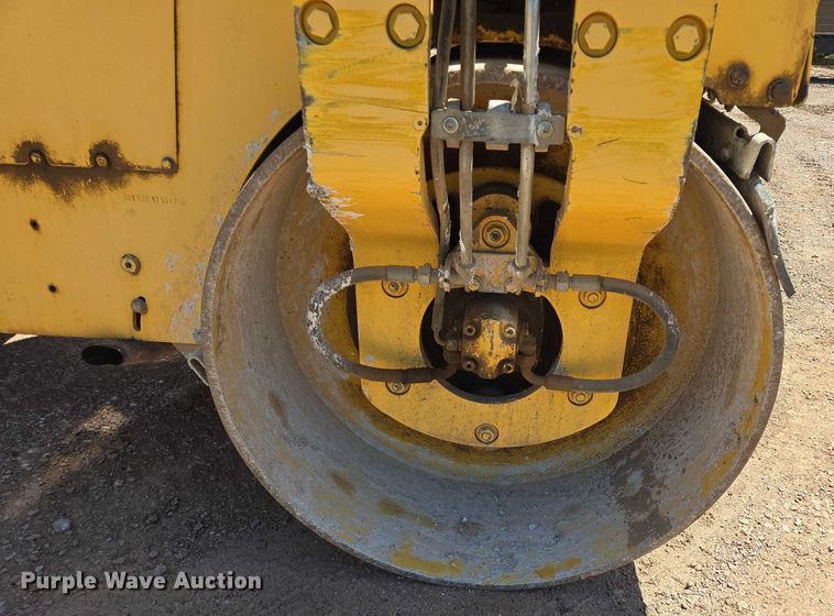 image for item DT7231 Hypac C754B double drum vibratory roller