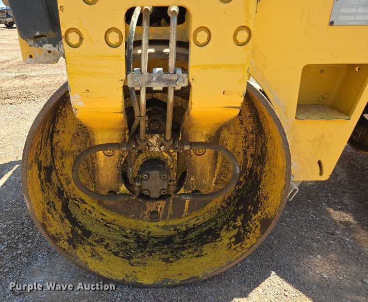 image for item DT7231 Hypac C754B double drum vibratory roller