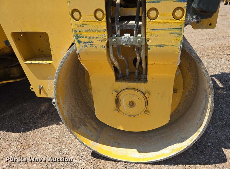 image for item DT7231 Hypac C754B double drum vibratory roller