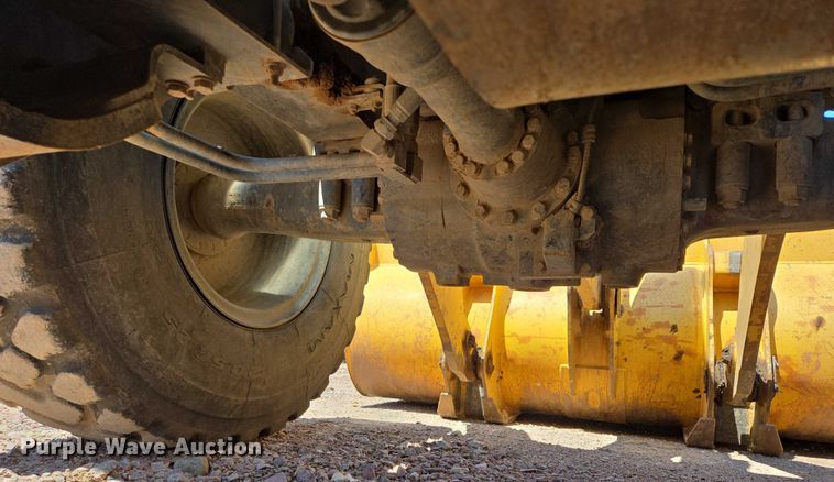 image for item DT7232 2014 Komatsu WA320-7 wheel loader