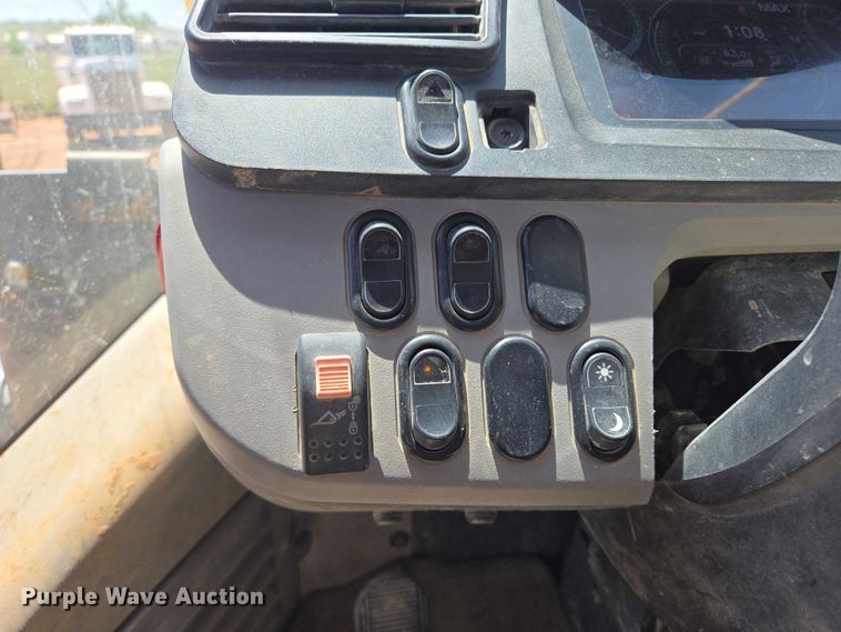 image for item DT7232 2014 Komatsu WA320-7 wheel loader