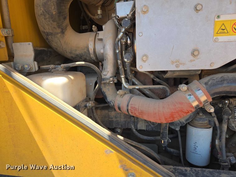 image for item DT7232 2014 Komatsu WA320-7 wheel loader