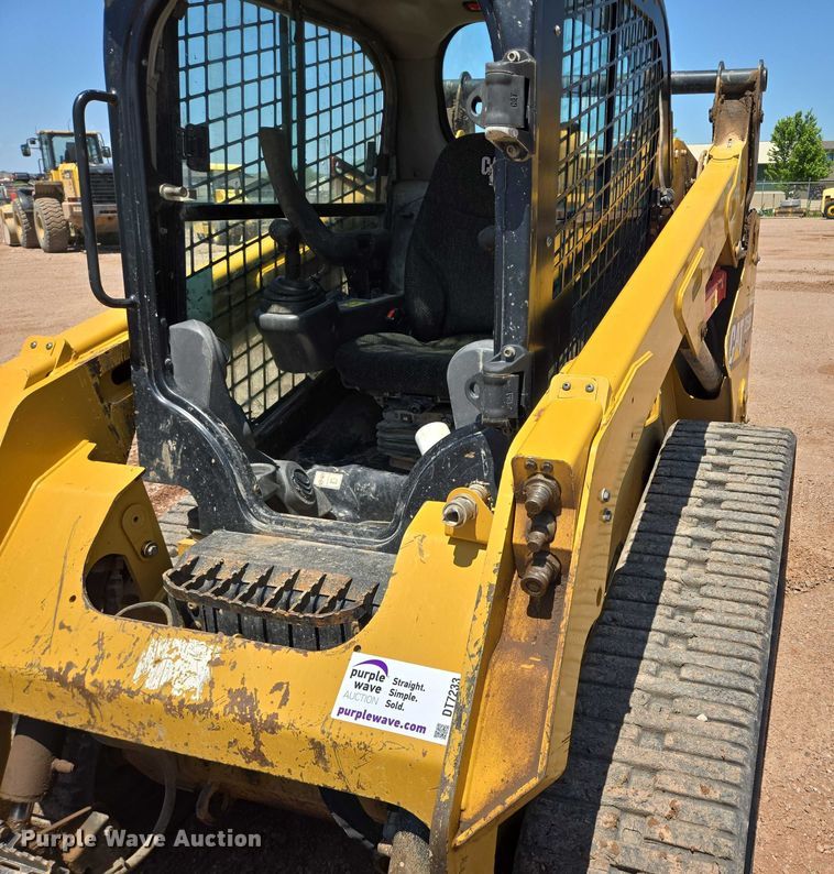 image for item DT7233 2019 Caterpillar 259D tracked skid steer loader