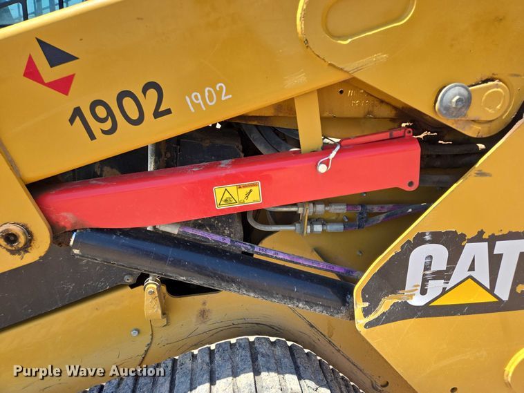 image for item DT7233 2019 Caterpillar 259D tracked skid steer loader