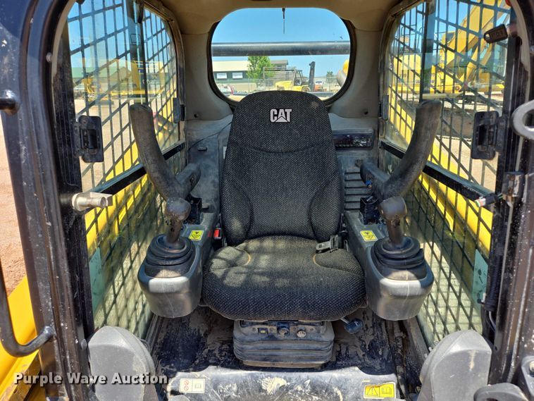 image for item DT7233 2019 Caterpillar 259D tracked skid steer loader