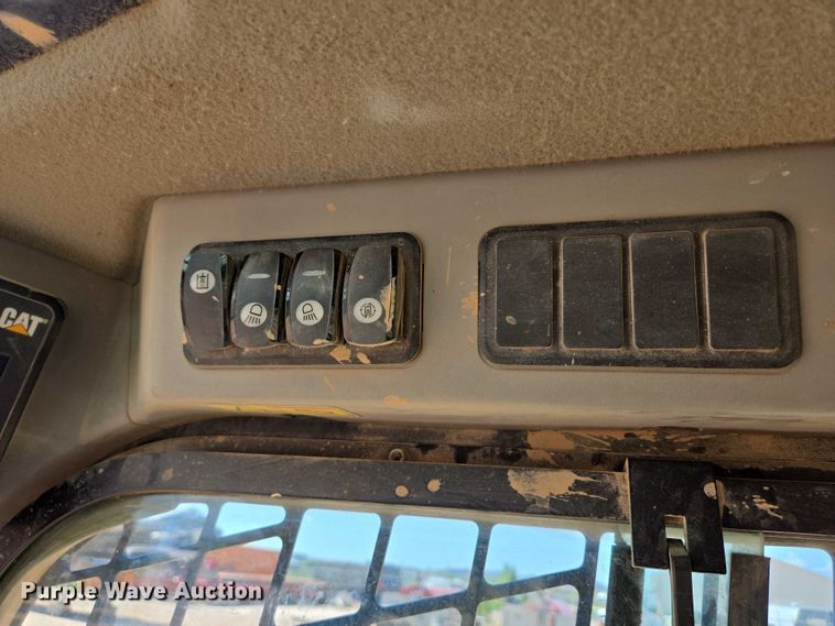 image for item DT7233 2019 Caterpillar 259D tracked skid steer loader