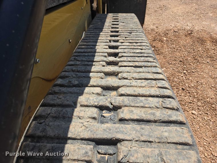 image for item DT7233 2019 Caterpillar 259D tracked skid steer loader