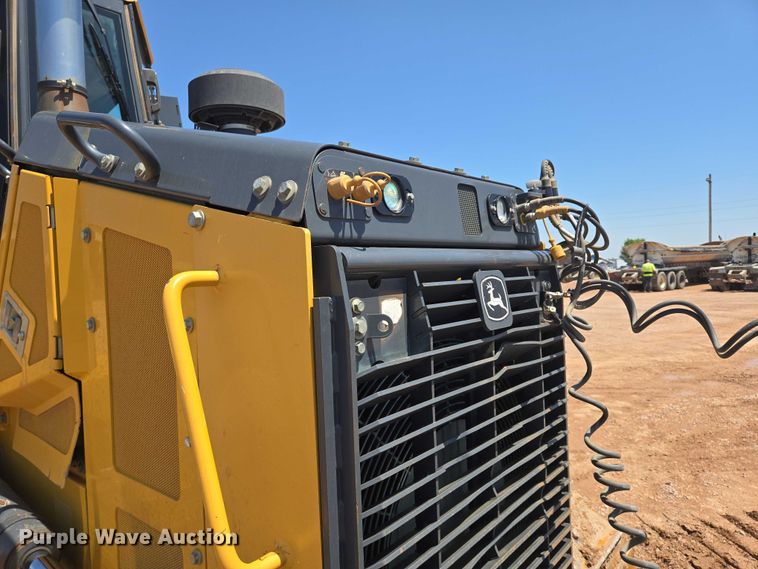 image for item DT7234 2015 John Deere 750K XLT dozer