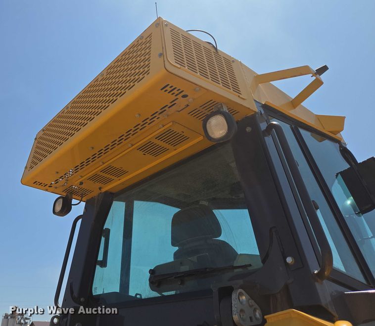 image for item DT7234 2015 John Deere 750K XLT dozer