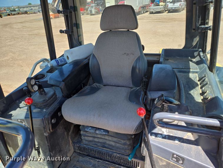 image for item DT7234 2015 John Deere 750K XLT dozer