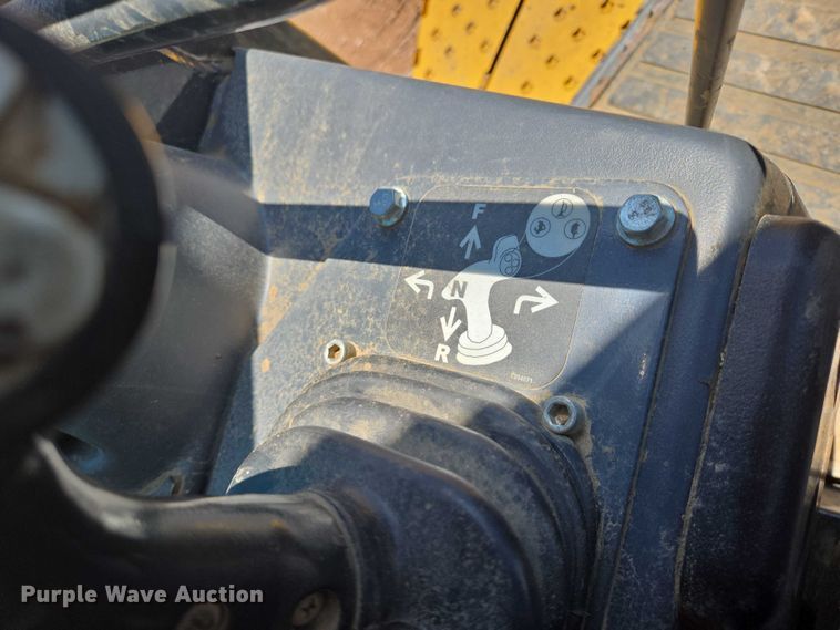 image for item DT7234 2015 John Deere 750K XLT dozer