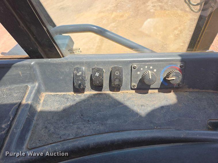 image for item DT7234 2015 John Deere 750K XLT dozer