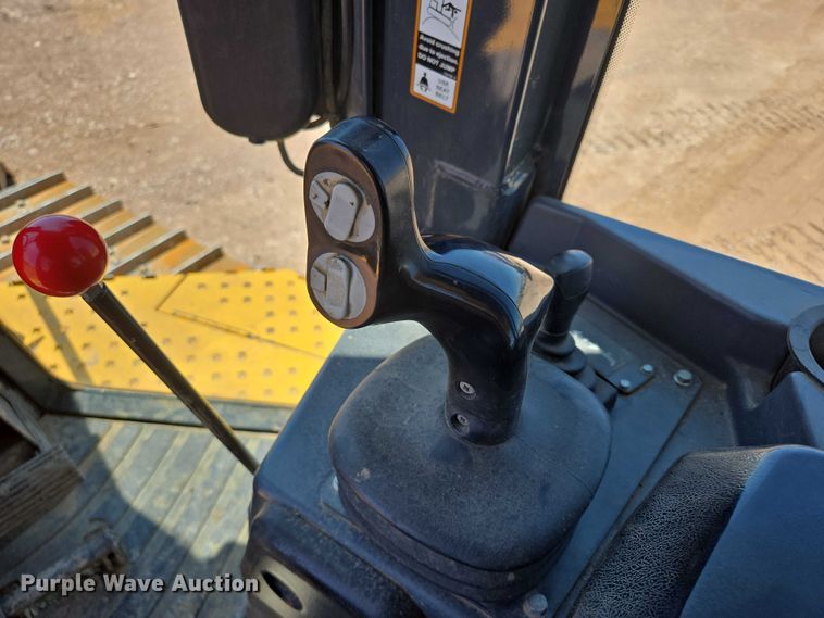 image for item DT7234 2015 John Deere 750K XLT dozer