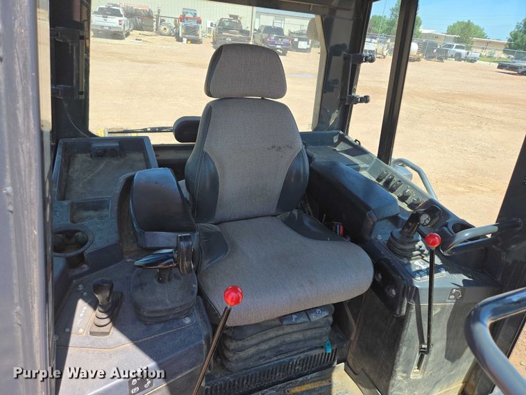 image for item DT7234 2015 John Deere 750K XLT dozer