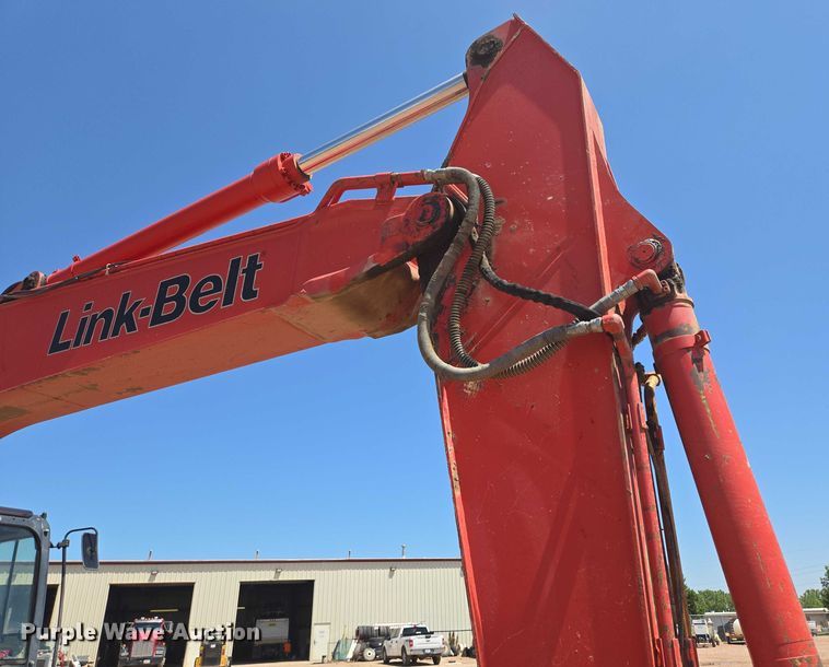 image for item DT7235 2008 Link-Belt 240 X2 excavator