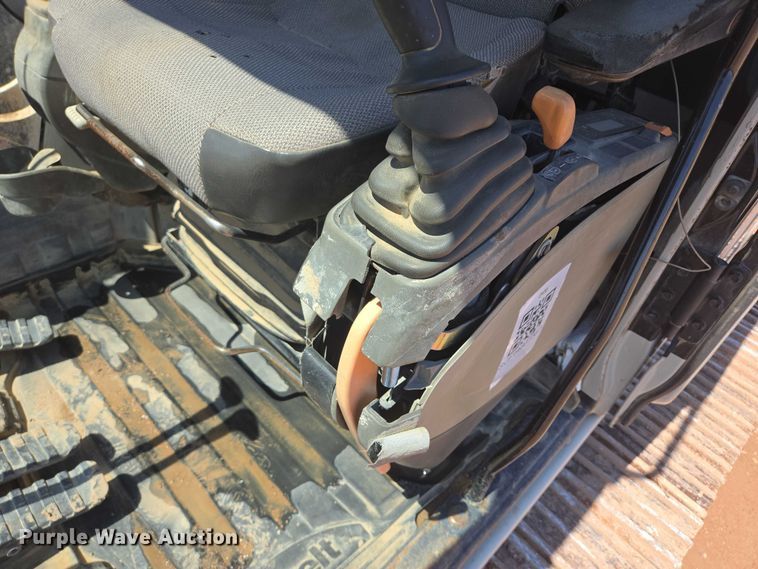 image for item DT7235 2008 Link-Belt 240 X2 excavator