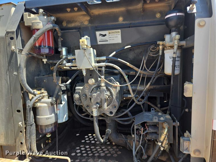 image for item DT7235 2008 Link-Belt 240 X2 excavator