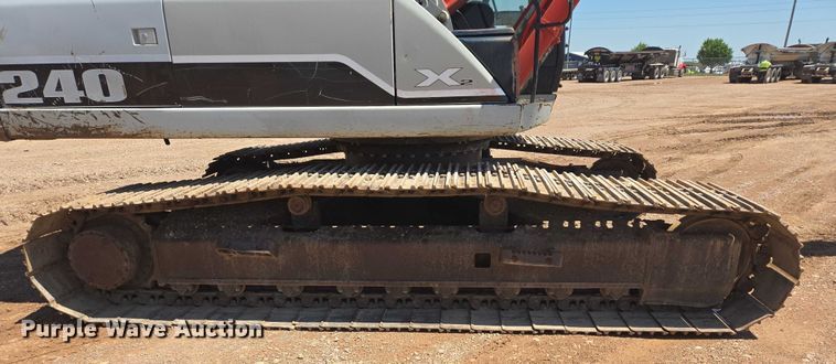 image for item DT7235 2008 Link-Belt 240 X2 excavator