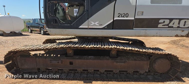 image for item DT7235 2008 Link-Belt 240 X2 excavator