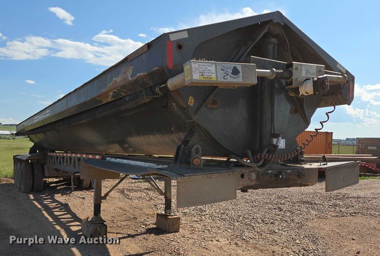 image for item DT7236 2007 Trail King side dump trailer