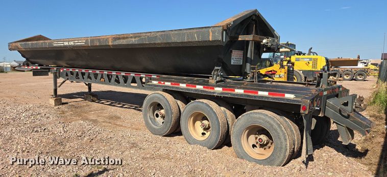 image for item DT7236 2007 Trail King side dump trailer
