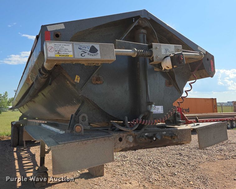 image for item DT7236 2007 Trail King side dump trailer