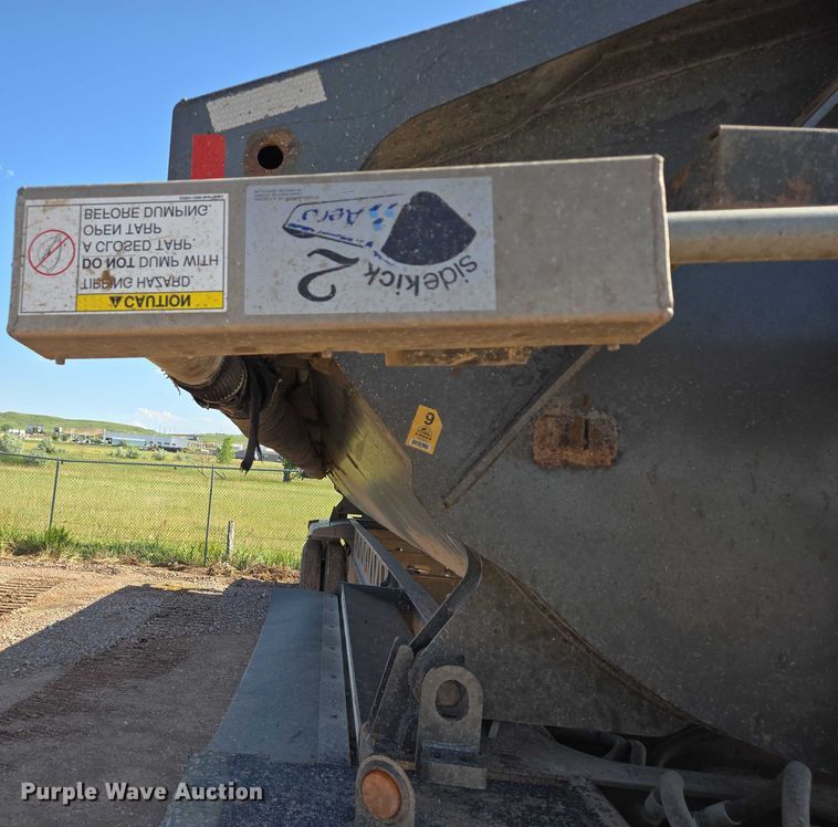 image for item DT7236 2007 Trail King side dump trailer