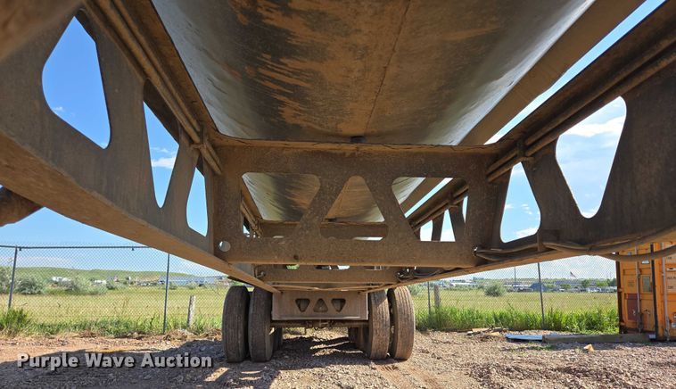 image for item DT7236 2007 Trail King side dump trailer