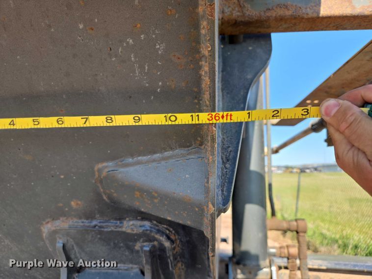 image for item DT7236 2007 Trail King side dump trailer