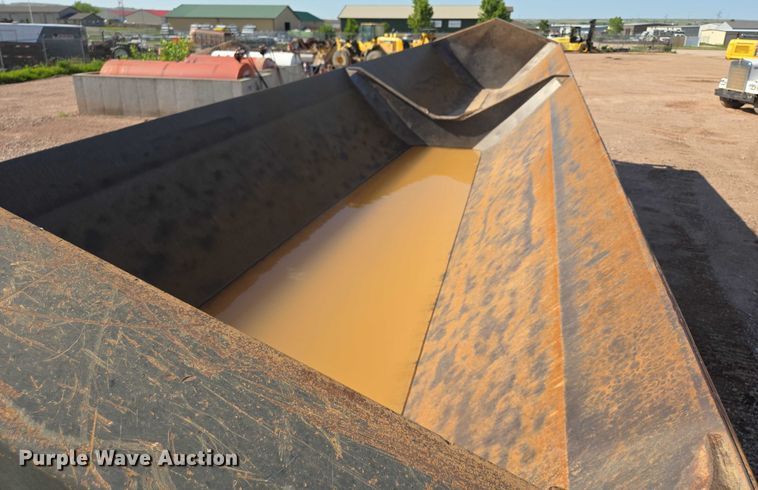 image for item DT7236 2007 Trail King side dump trailer