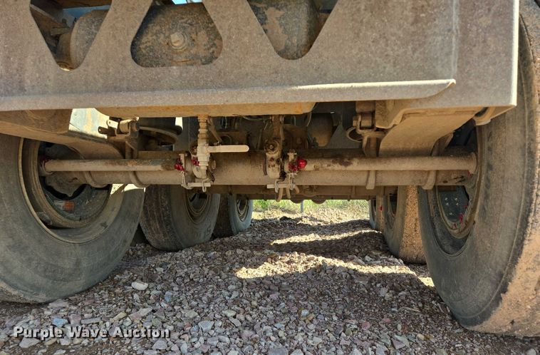 image for item DT7236 2007 Trail King side dump trailer