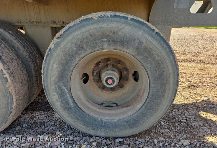 image for item DT7236 2007 Trail King side dump trailer