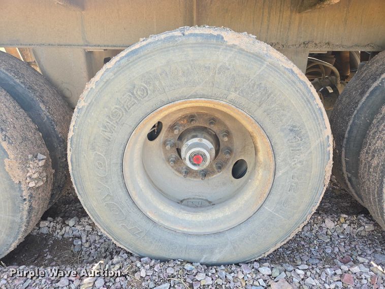 image for item DT7236 2007 Trail King side dump trailer