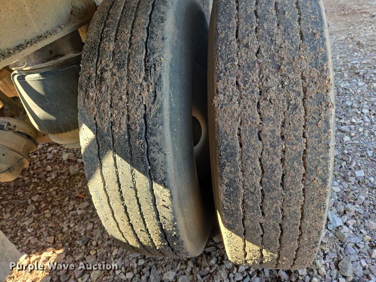 image for item DT7236 2007 Trail King side dump trailer