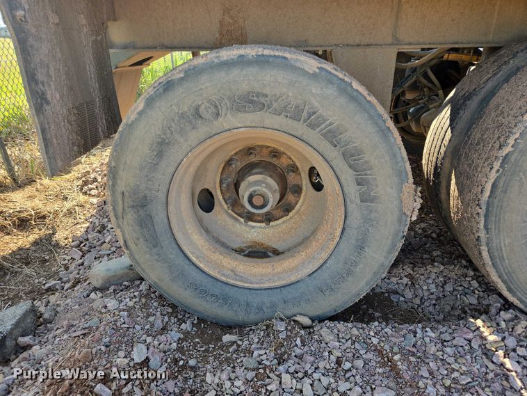 image for item DT7236 2007 Trail King side dump trailer