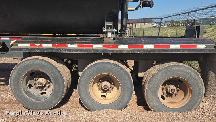 image for item DT7236 2007 Trail King side dump trailer