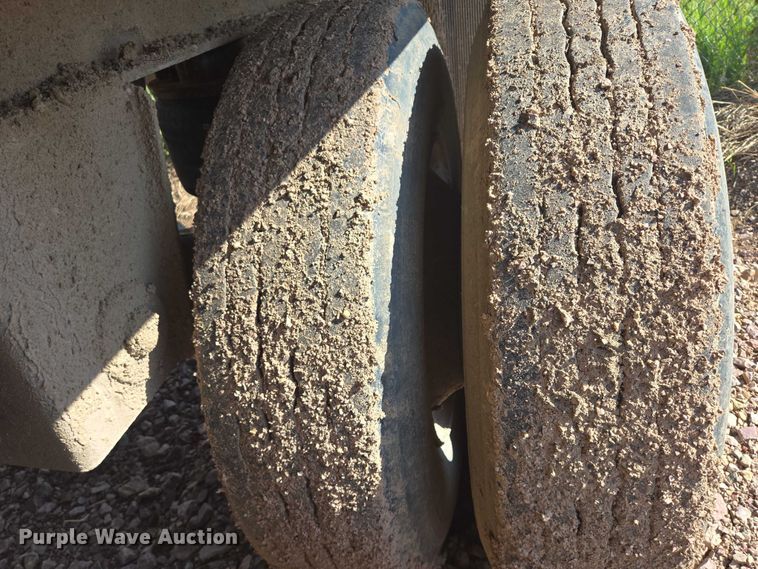 image for item DT7236 2007 Trail King side dump trailer