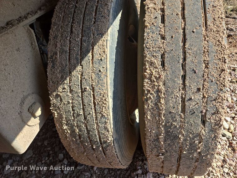 image for item DT7236 2007 Trail King side dump trailer