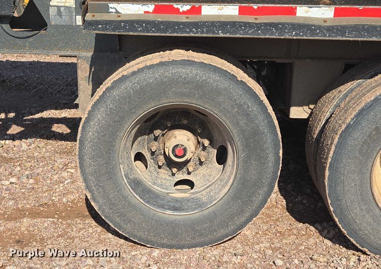 image for item DT7236 2007 Trail King side dump trailer