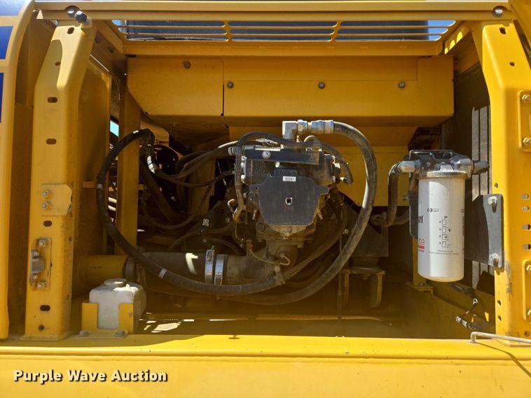 image for item DT7237 2014 Komatsu PC360LC-10 excavator