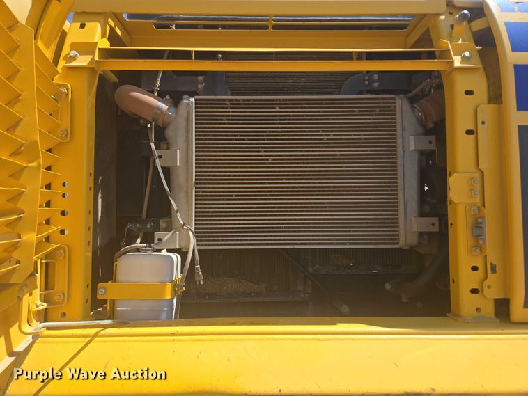 image for item DT7237 2014 Komatsu PC360LC-10 excavator