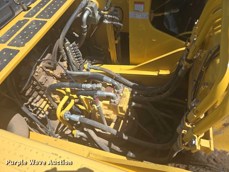 image for item DT7237 2014 Komatsu PC360LC-10 excavator