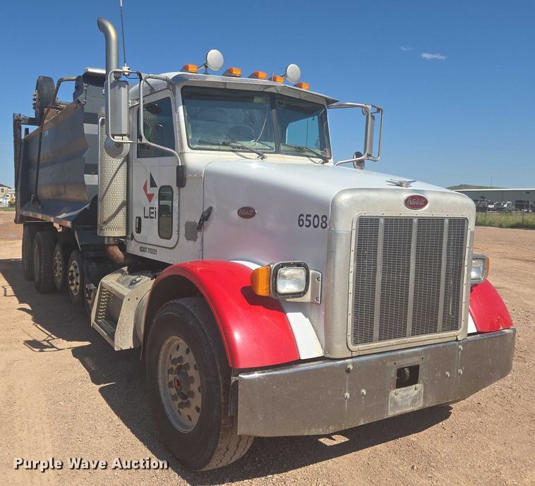 image for item DT7239 2007 Peterbilt 357 dump truck