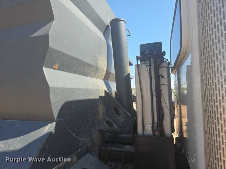 image for item DT7239 2007 Peterbilt 357 dump truck