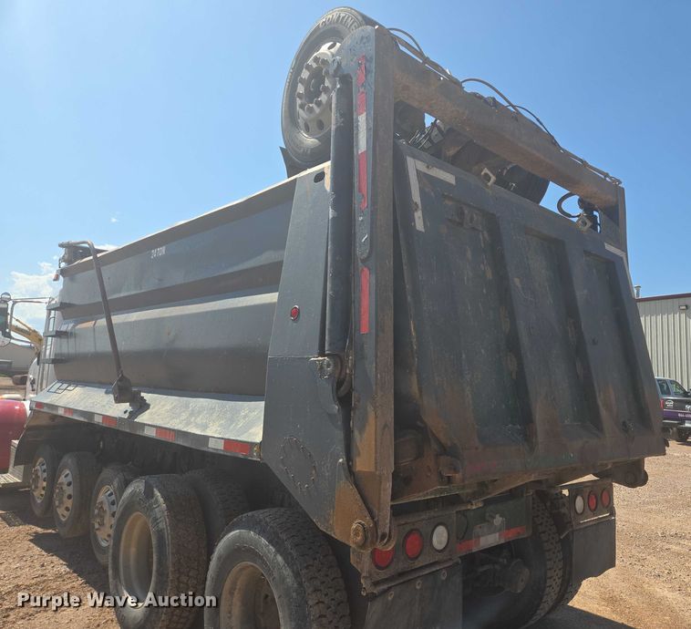 image for item DT7239 2007 Peterbilt 357 dump truck